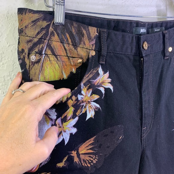 JUSTCAVALLI Roberto London Floral Straight High Waisted Painted Jeans - Picture 7 of 15